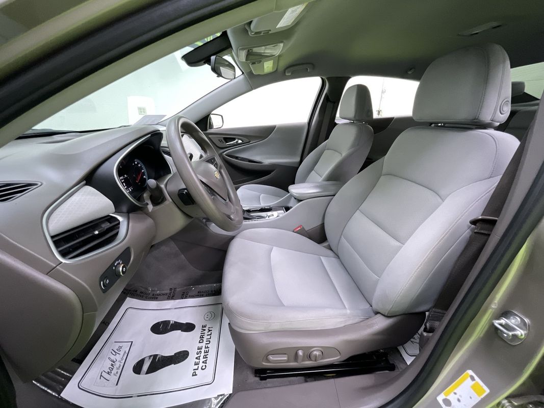 2022 Chevrolet Malibu LT Image 14 of 29