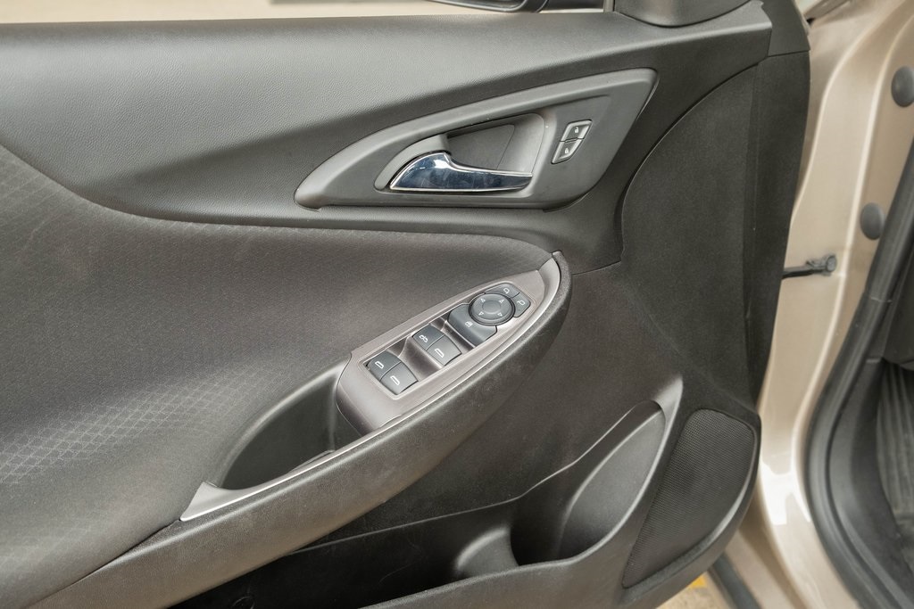 Vehicle image 18 of 36