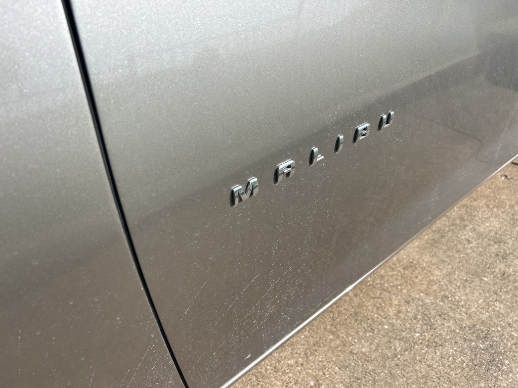 Vehicle image 33 of 36
