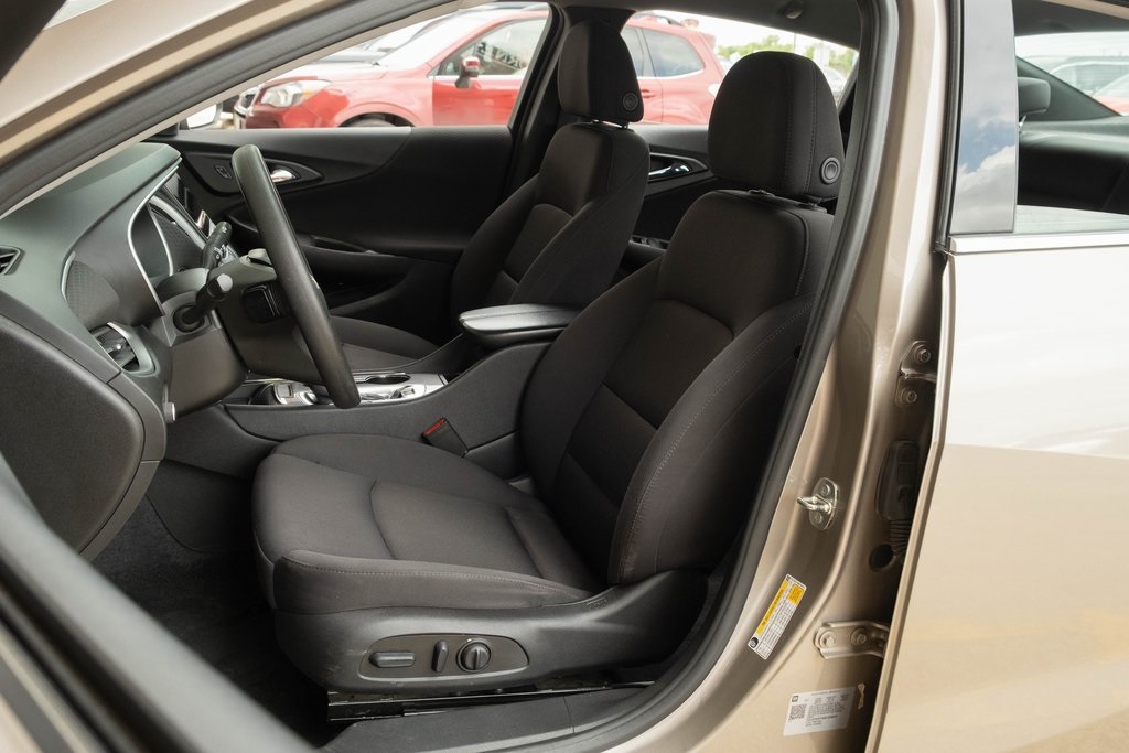 Vehicle image 10 of 36