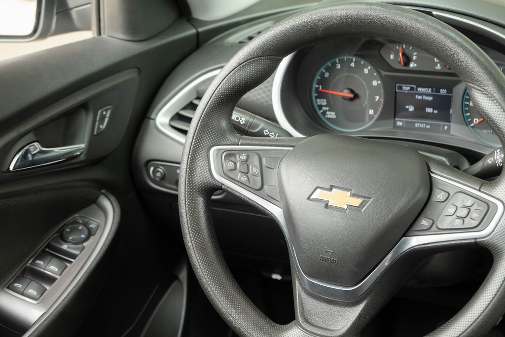 Vehicle image 34 of 36