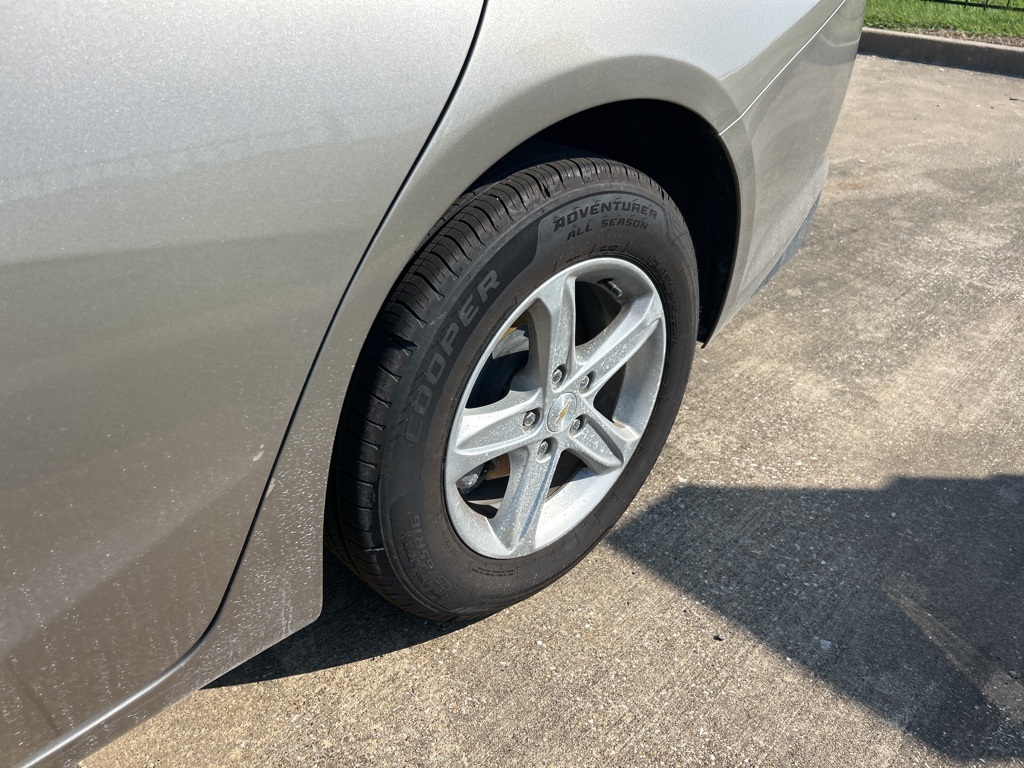 Vehicle image 8 of 36