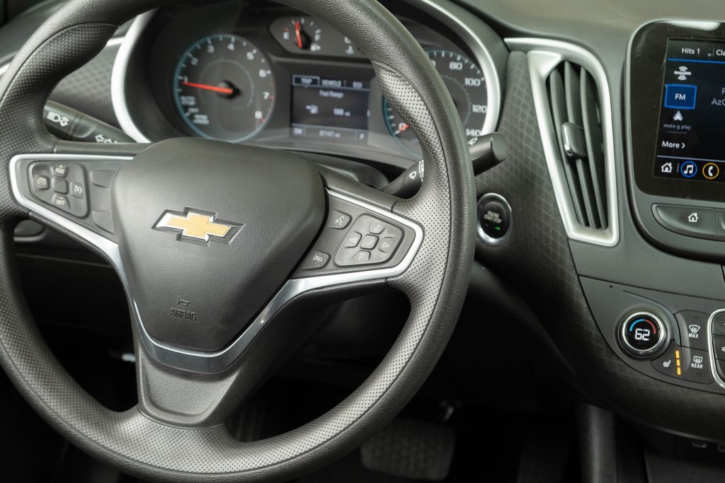 Vehicle image 27 of 36