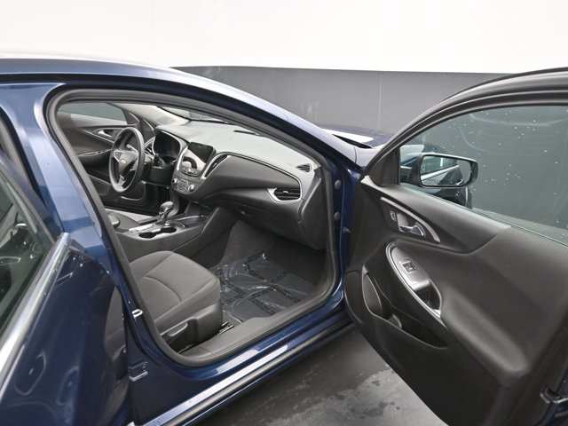 Vehicle image 31 of 46