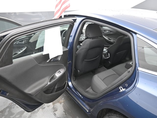 Vehicle image 34 of 46