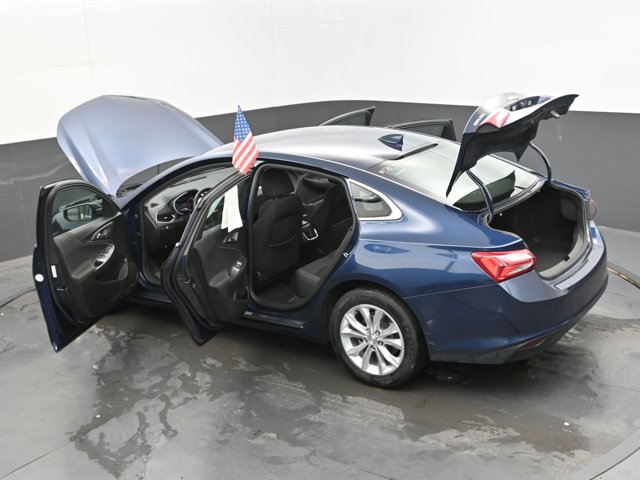 Vehicle image 33 of 46