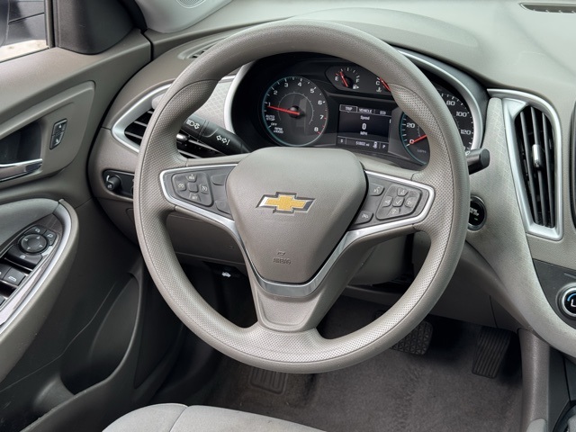 Vehicle image 17 of 32