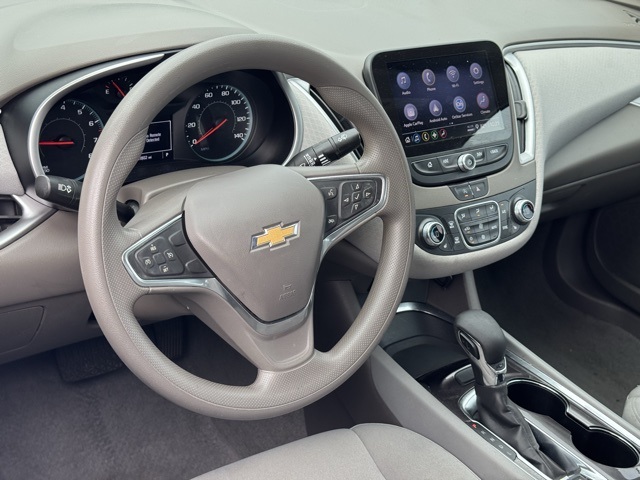 Vehicle image 18 of 32