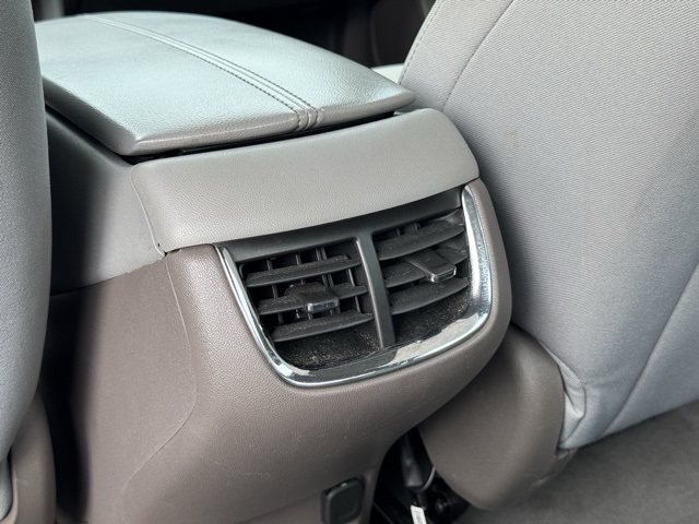 Vehicle image 13 of 32