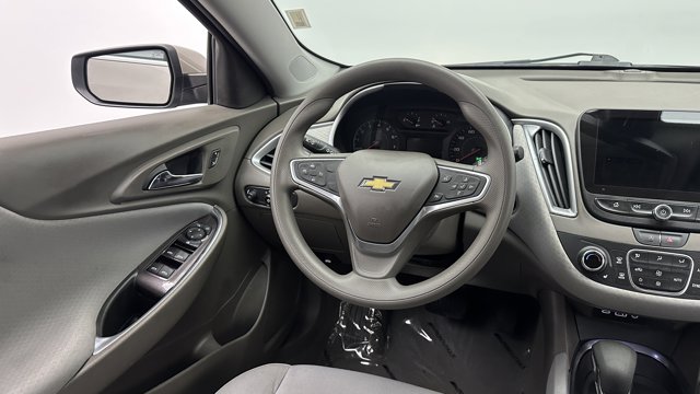 Vehicle image 18 of 34