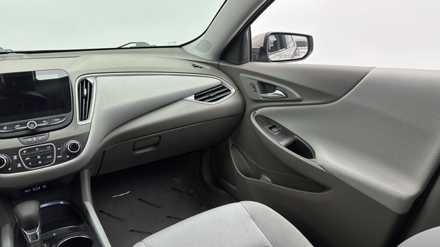 Vehicle image 20 of 34