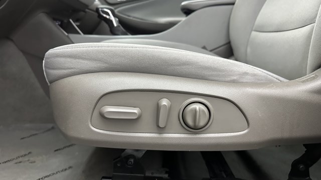 Vehicle image 24 of 34