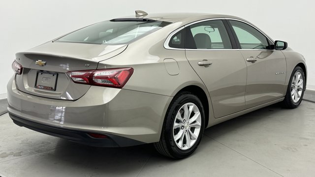 Vehicle image 4 of 34