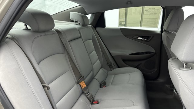 Vehicle image 32 of 34