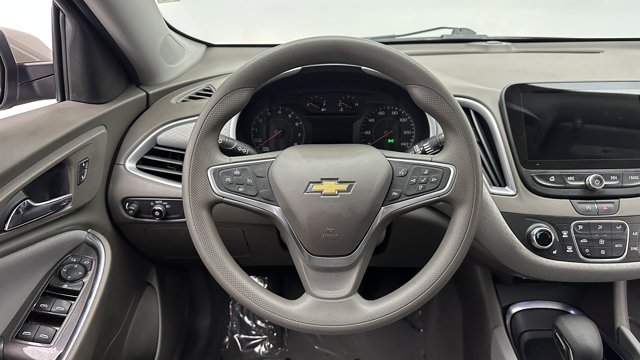 Vehicle image 17 of 34