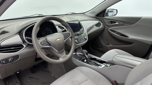 Vehicle image 10 of 34