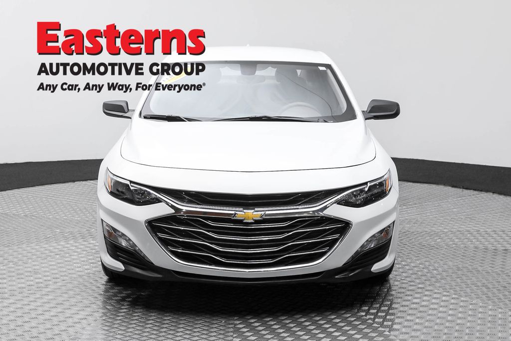 Vehicle image 9 of 61