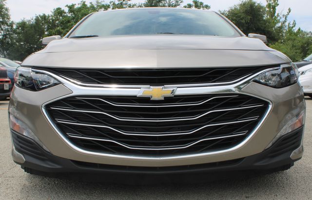 Vehicle image 8 of 21