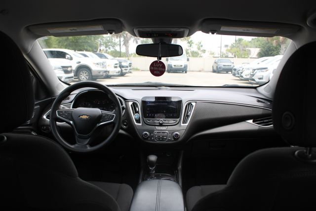 Vehicle image 20 of 21