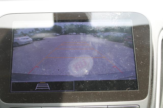 Vehicle image 10 of 21