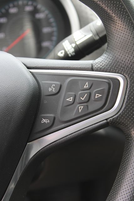 Vehicle image 16 of 21