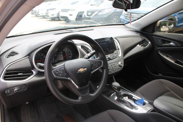 Vehicle image 12 of 21