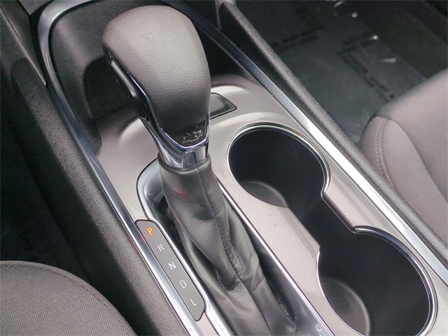 Vehicle image 24 of 32