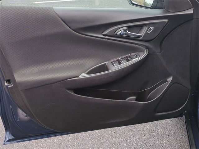 Vehicle image 25 of 32