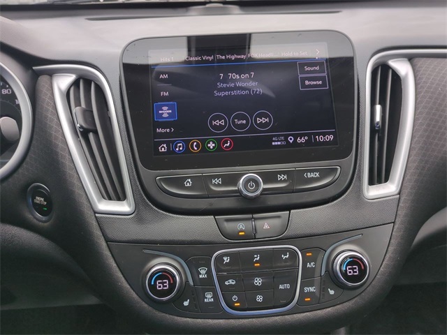 Vehicle image 22 of 32
