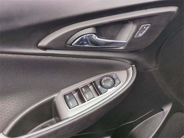 Vehicle image 26 of 32