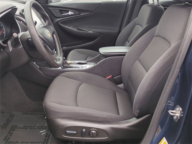 Vehicle image 17 of 32