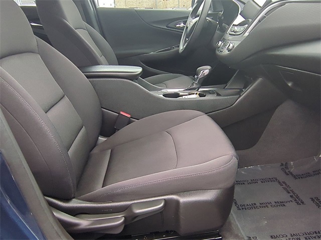 Vehicle image 15 of 32