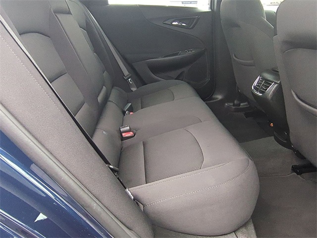 Vehicle image 16 of 32