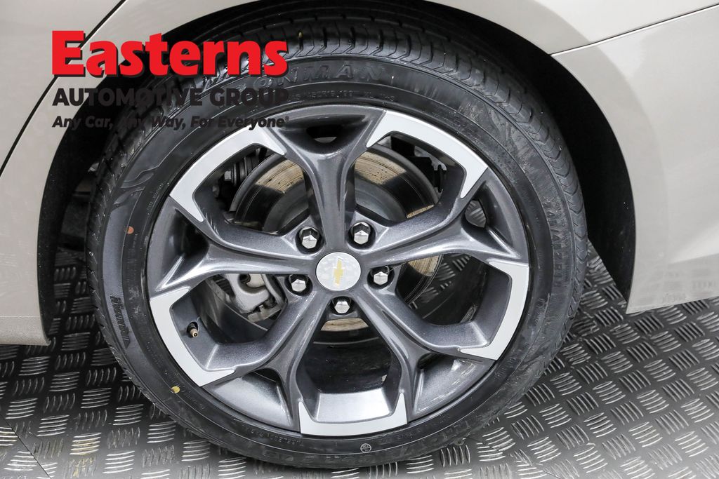 Vehicle image 41 of 61