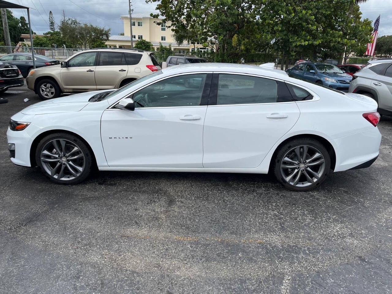 Vehicle image 13 of 45