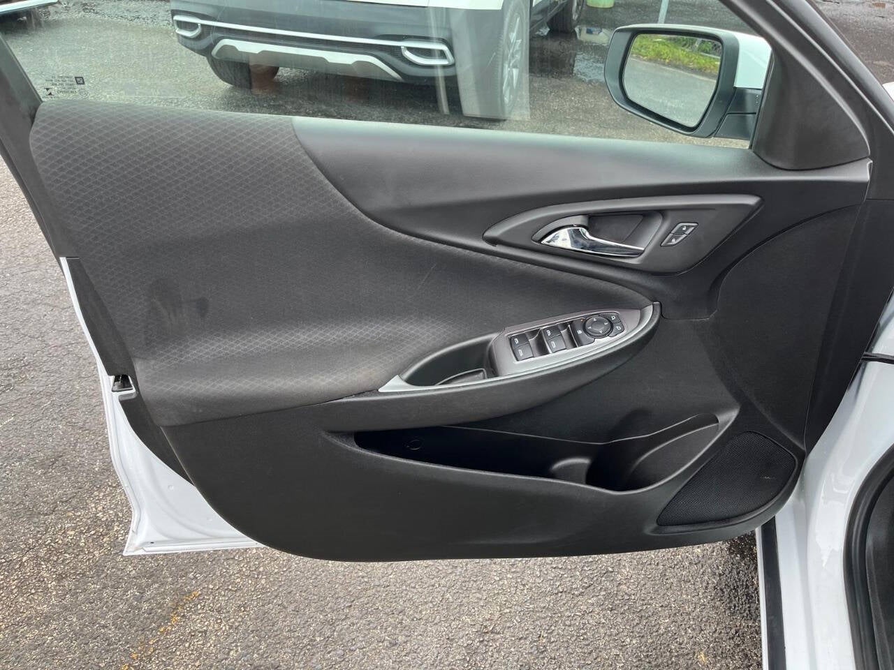 Vehicle image 36 of 45