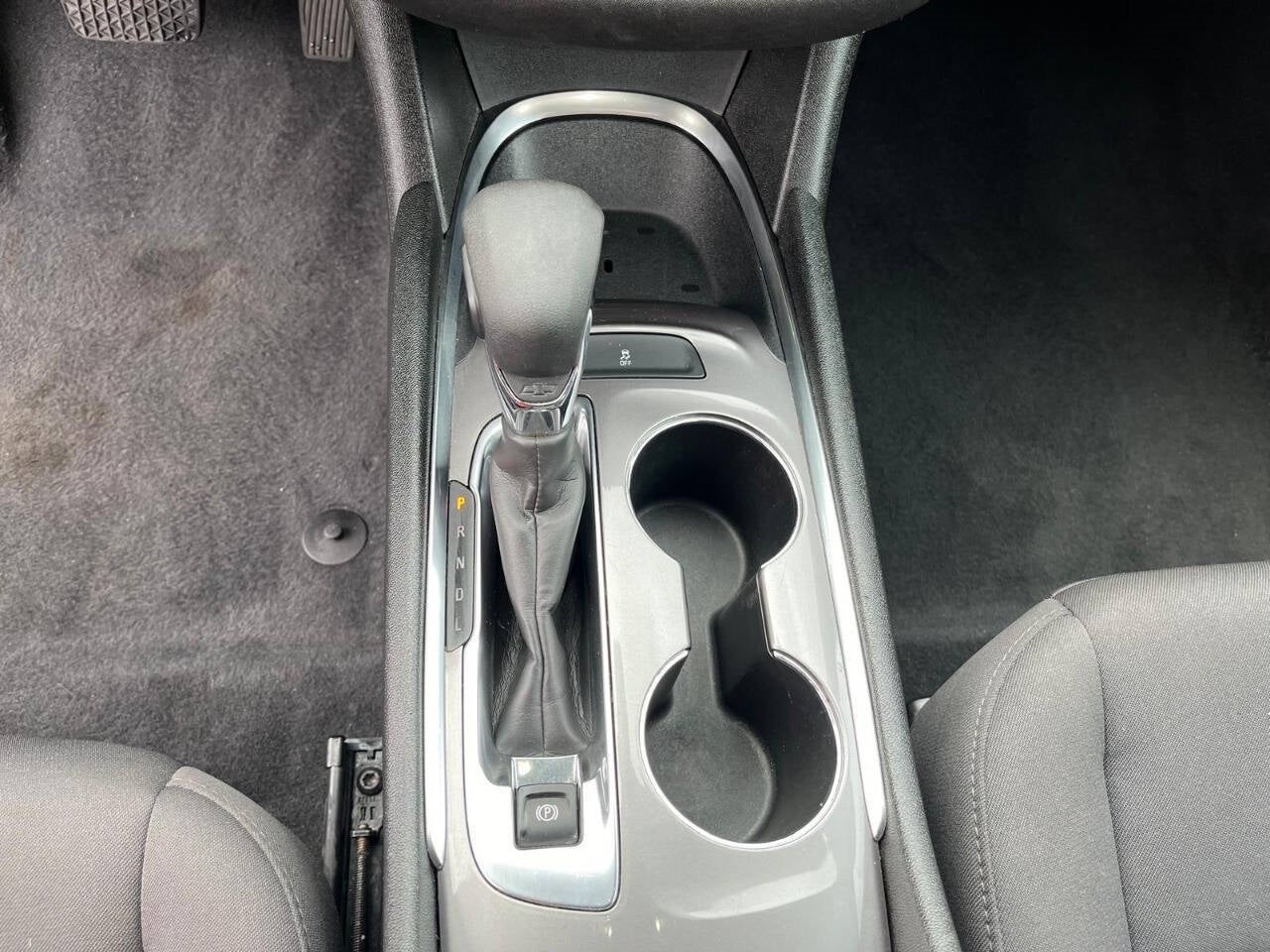 Vehicle image 18 of 45
