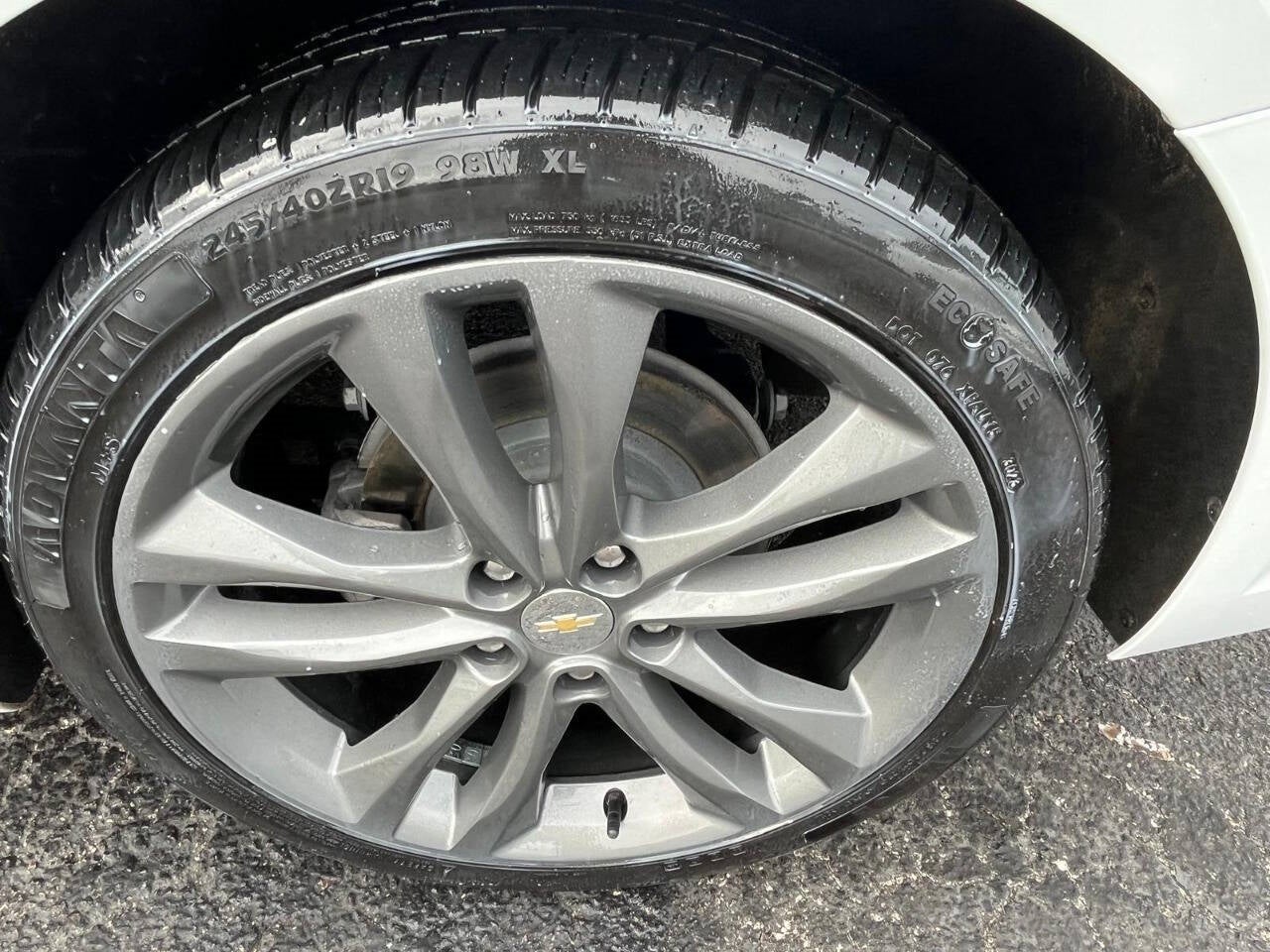 Vehicle image 19 of 45