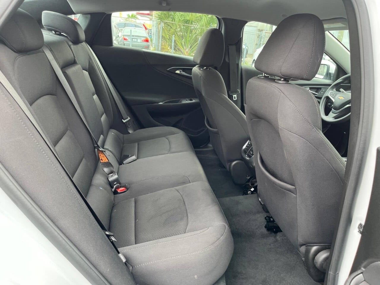 Vehicle image 33 of 45