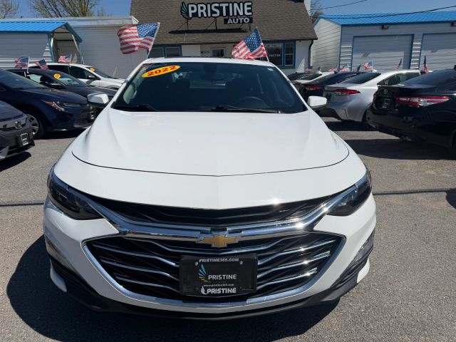 2022 Chevrolet Malibu LT Image 2 of 22