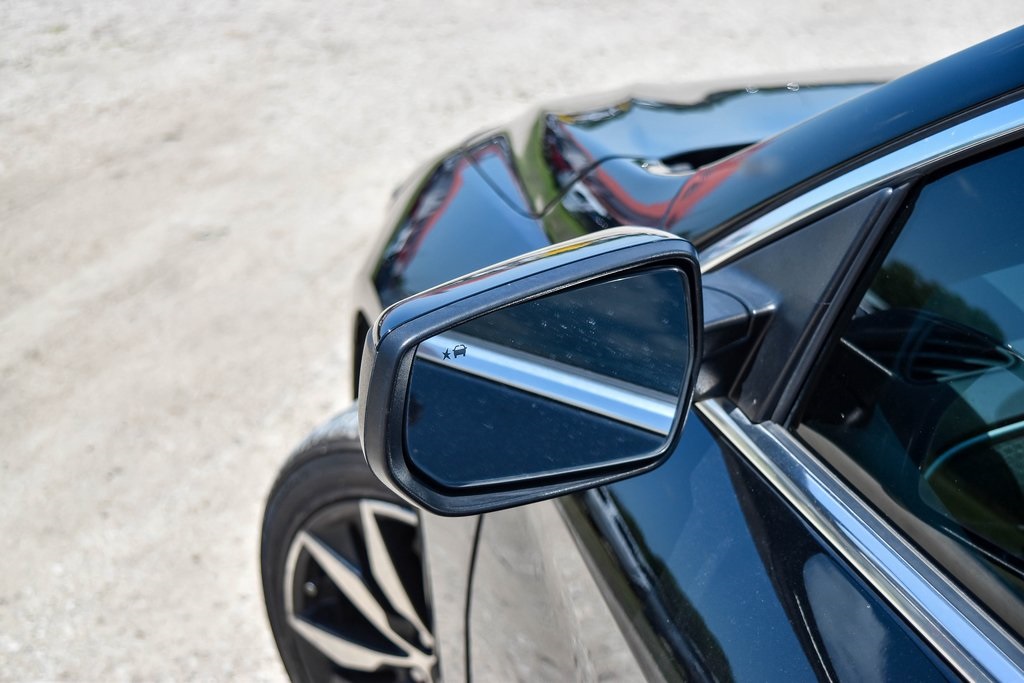 Vehicle image 31 of 38