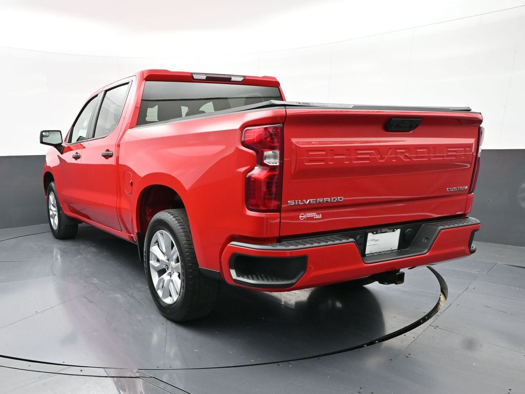 Vehicle image 25 of 32