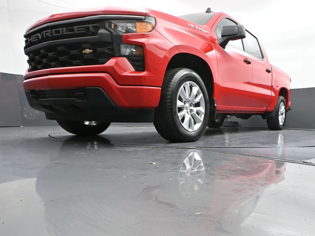 Vehicle image 12 of 32