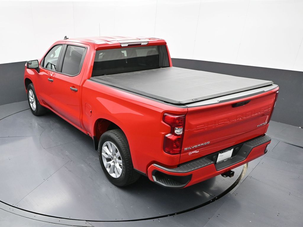 Vehicle image 23 of 32