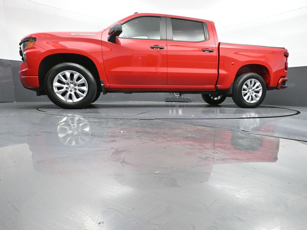 Vehicle image 13 of 32