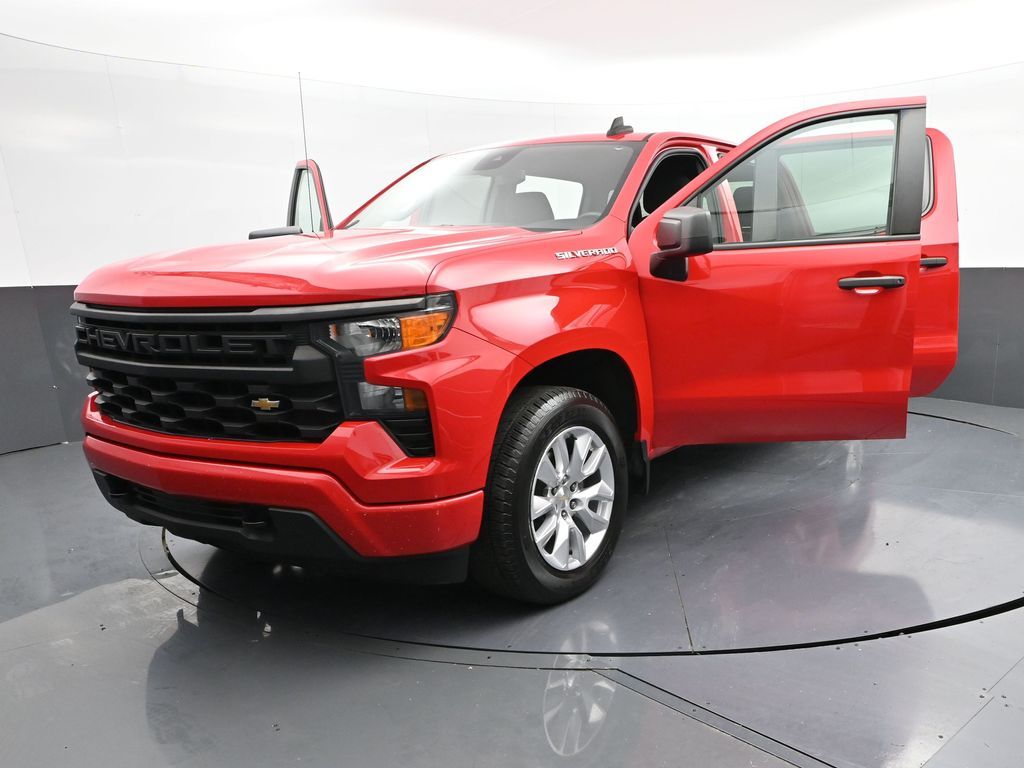 Vehicle image 4 of 32