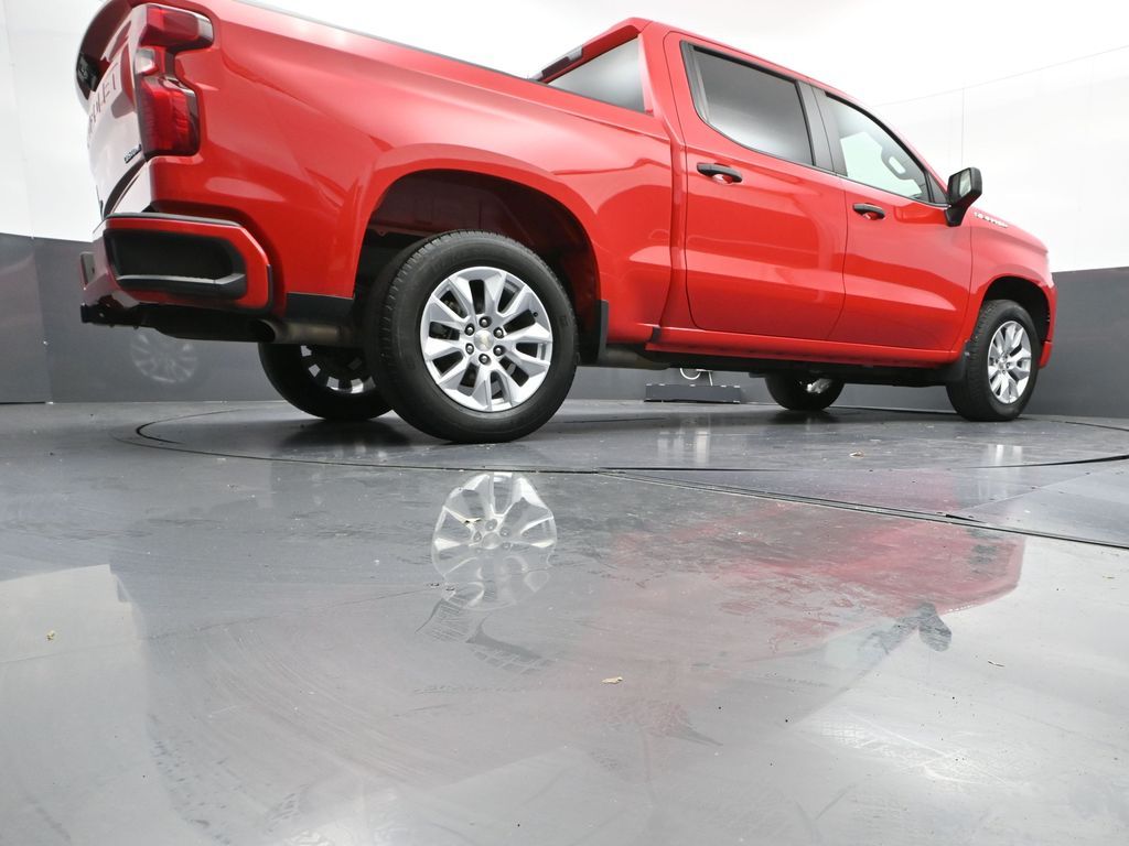 Vehicle image 11 of 32