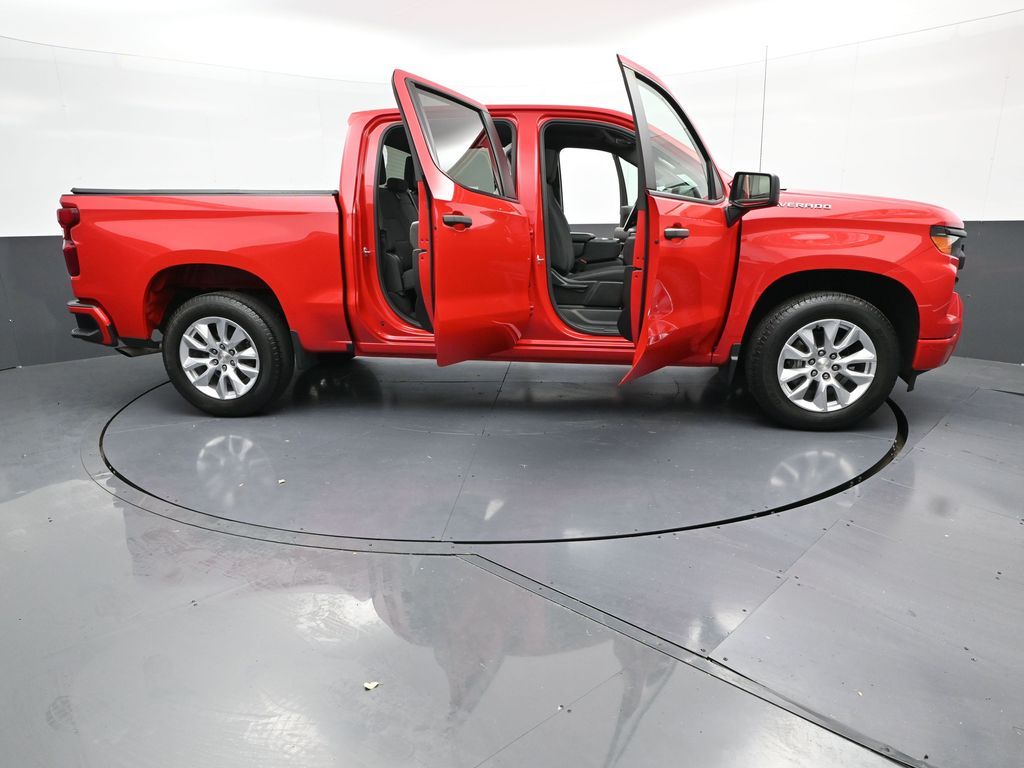 Vehicle image 14 of 32