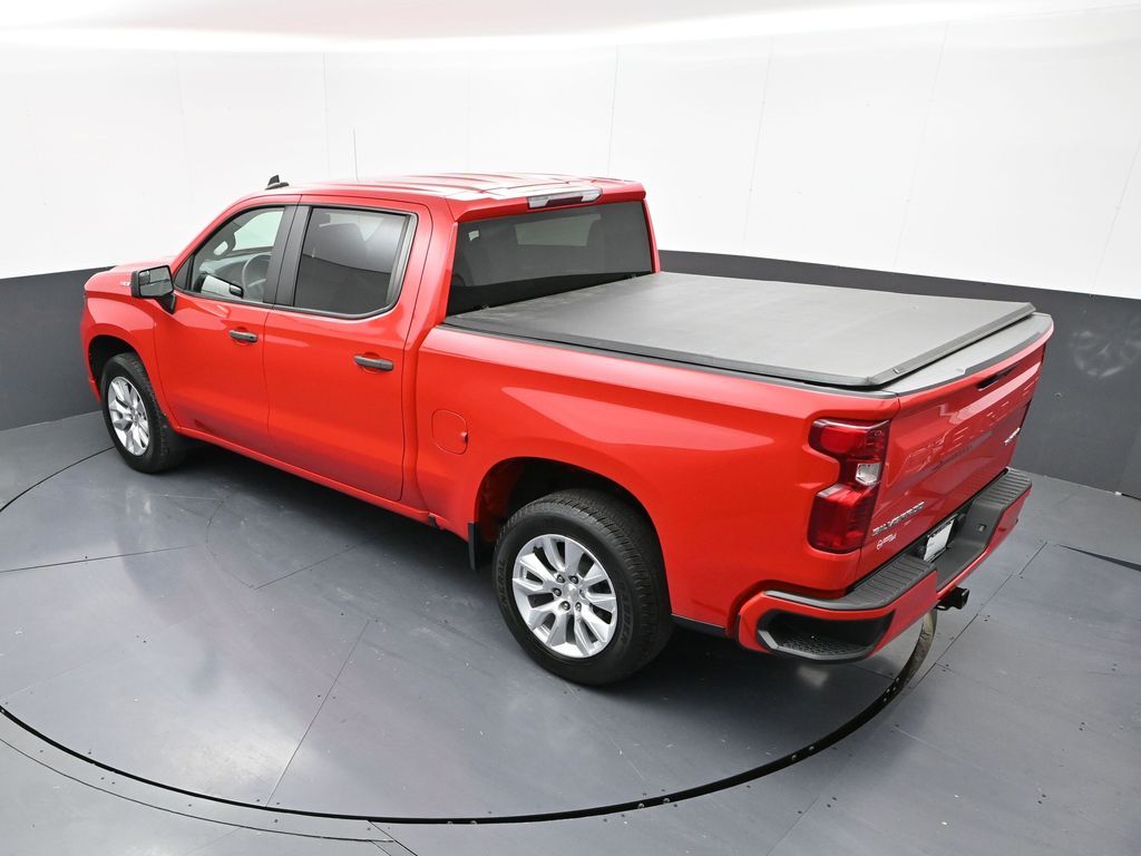 Vehicle image 21 of 32