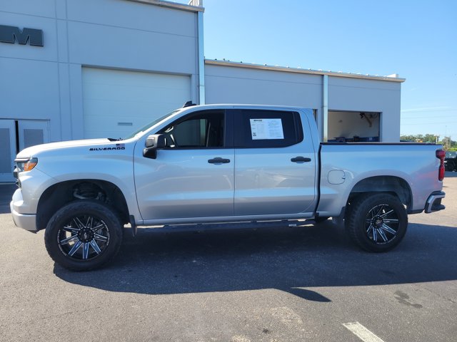 2022 Chevrolet Silverado 1500 Custom Image 2 of 30